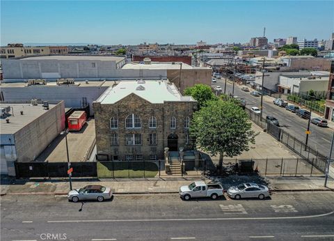 Photo of 606 E 6th Street, Los Angeles, CA 90021 (MLS # WS25220660)