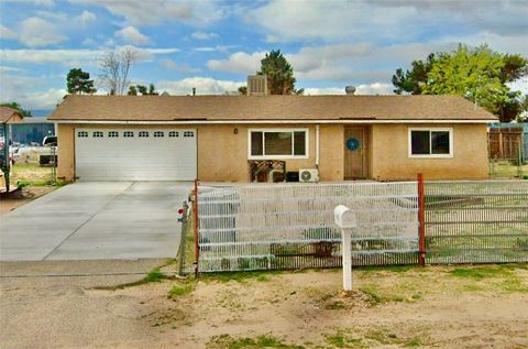 Photo of 14737 Yucca St, Hesperia, CA 92345 (MLS # PW26048894)