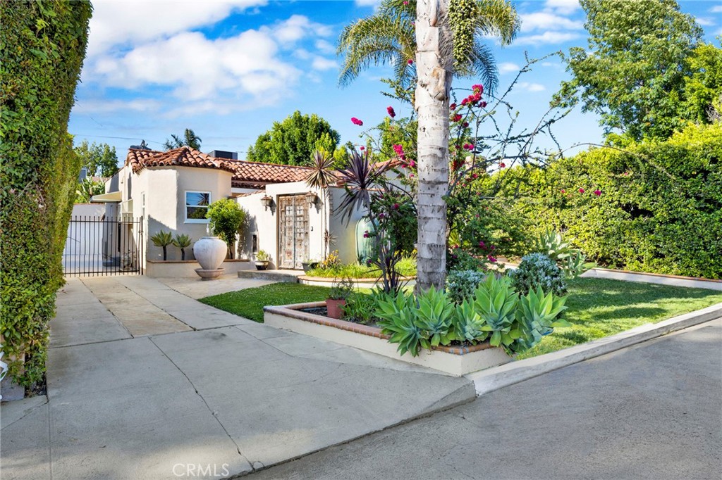 Photo 1 of 36 — 11301 Blix, West Toluca Lake, CA 91602