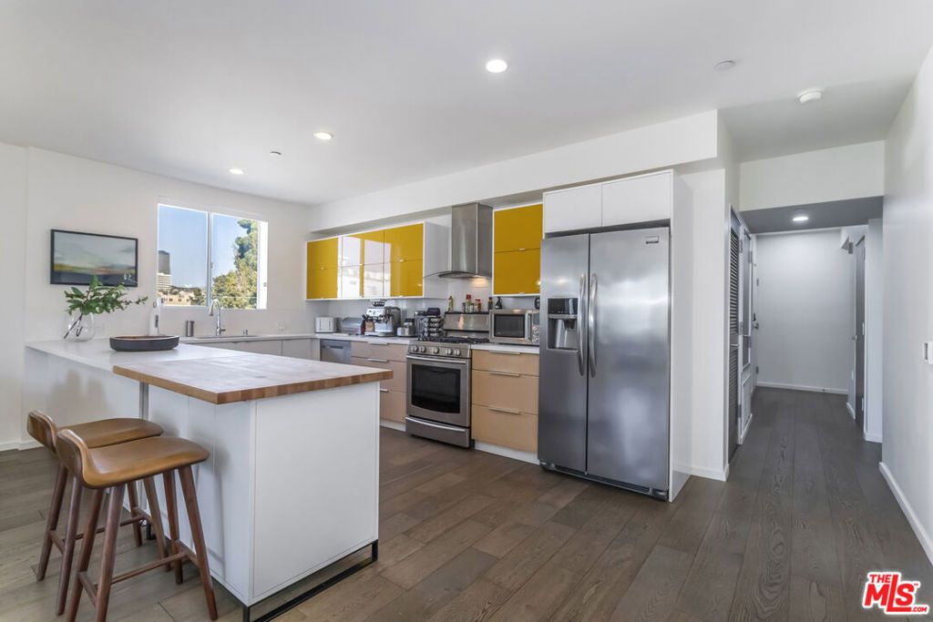 Photo of 11764 Idaho Avenue #301, Los Angeles, CA 90025 (MLS # 26658399)