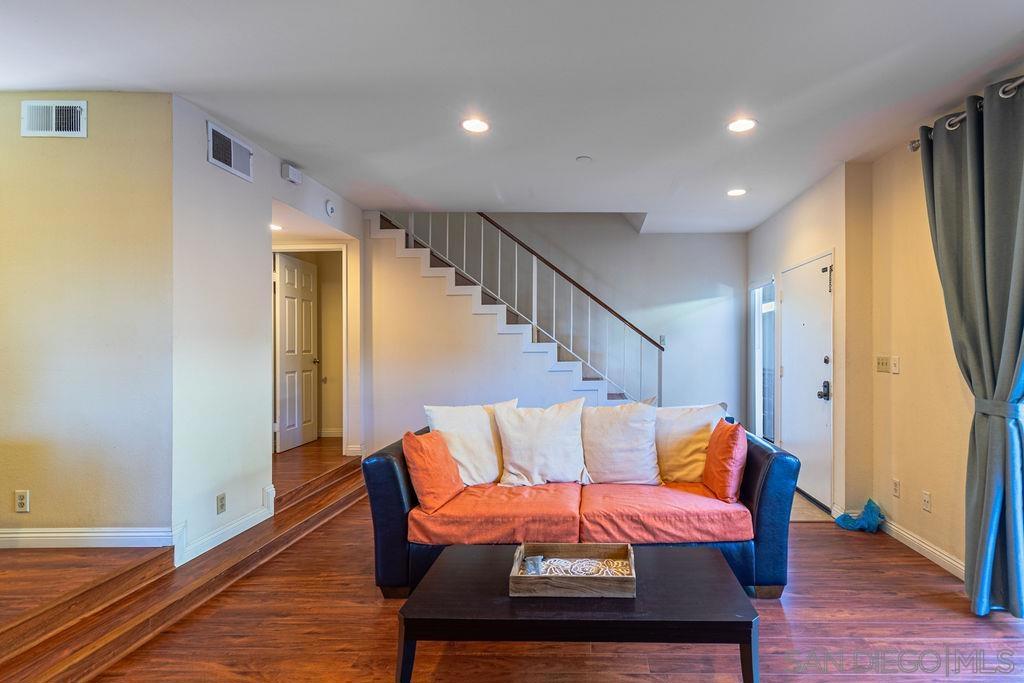 326 N CURTIS Avenue F