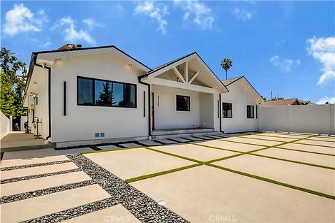 Photo of 20522 Sherman Way Way, Winnetka, CA 91306 (MLS # SR26112875)