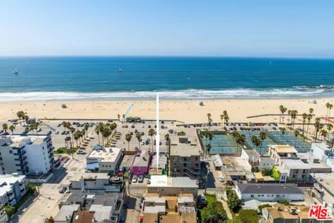 Photo of 10 20th Avenue, Venice, CA 90291 (MLS # 26102767)