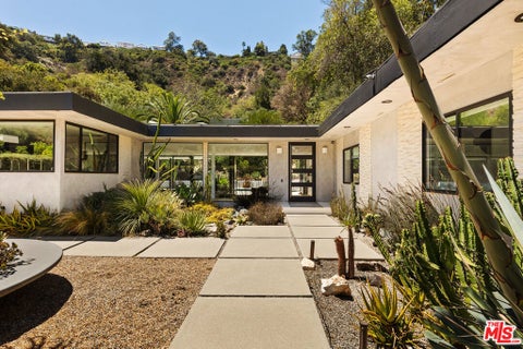 Photo of 9991 Liebe Drive, Los Angeles, CA 90210 (MLS # 26871215)