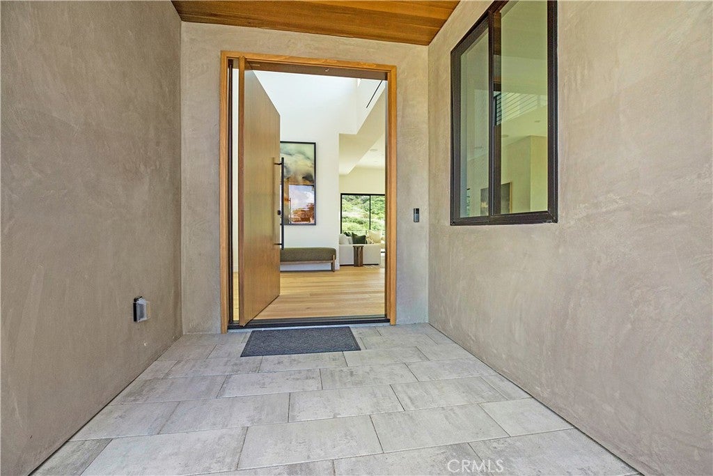 408 Avenida Presidio