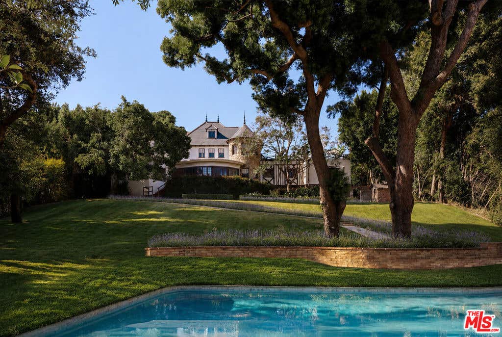 Photo of 1027 Ridgedale Drive, Beverly Hills, CA 90210 (MLS # 26851403)