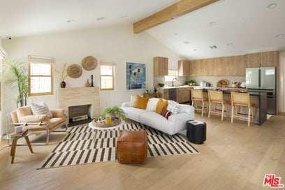 3342 W 27th Street Los Angeles CA 90018
