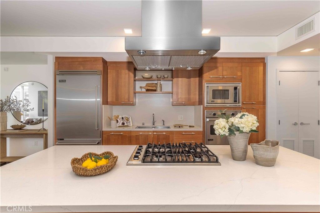 Photo of 9 MacArthur Place Pl #1006, Santa Ana, CA 92707 (MLS # OC26087672)