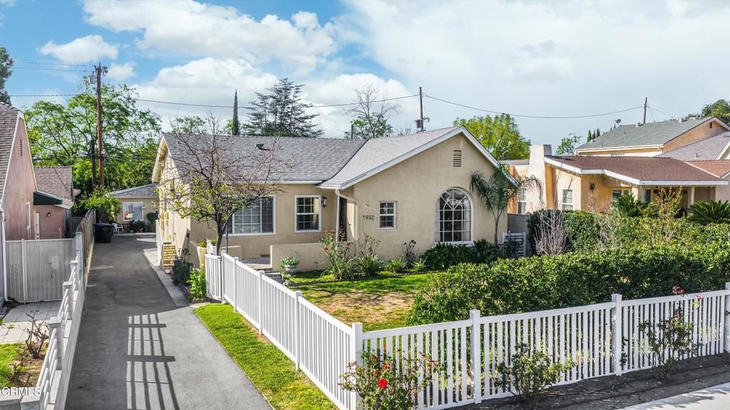 Photo of 1932 E Washington Boulevard, Pasadena, CA 91104 (MLS # P1-26399)