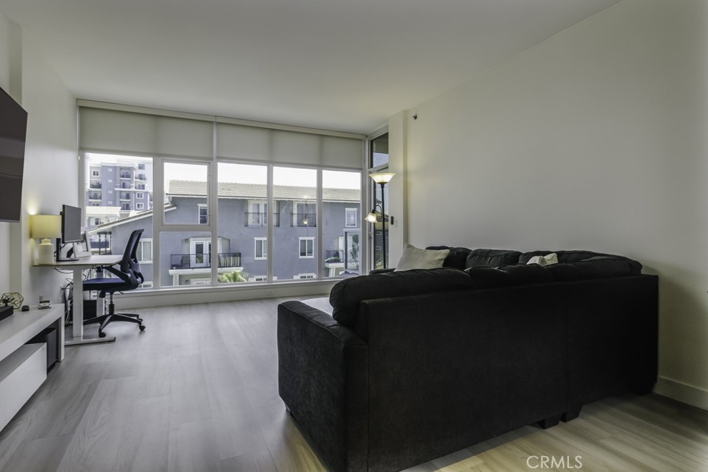 411 W Seaside Way 402