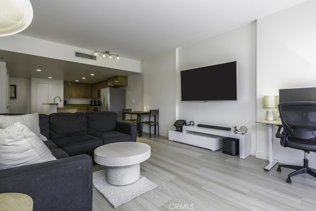 411 W Seaside Way 402