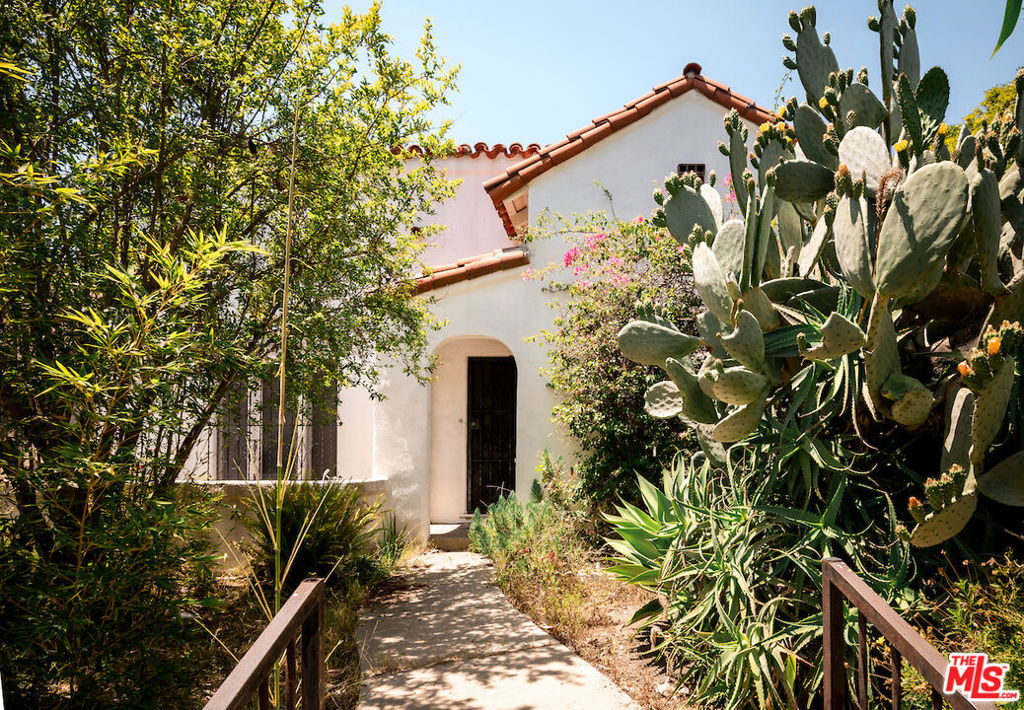 733 N Sierra Bonita Avenue