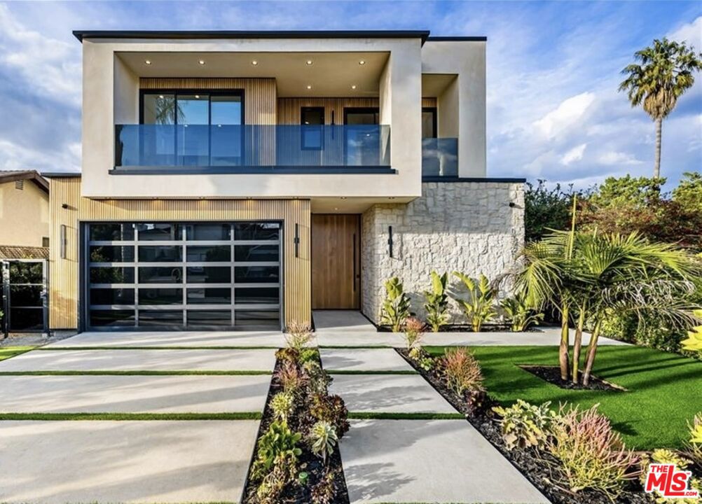 733 N Sierra Bonita Avenue