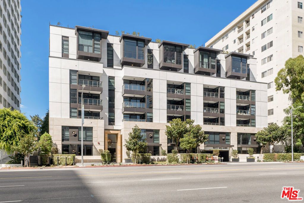 Photo of 10777 Wilshire Boulevard #603, Los Angeles, CA 90024 (MLS # 26649635)