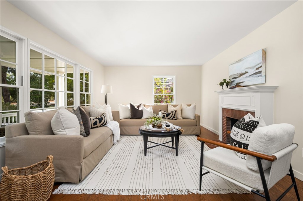 926 W. Valencia Mesa Drive