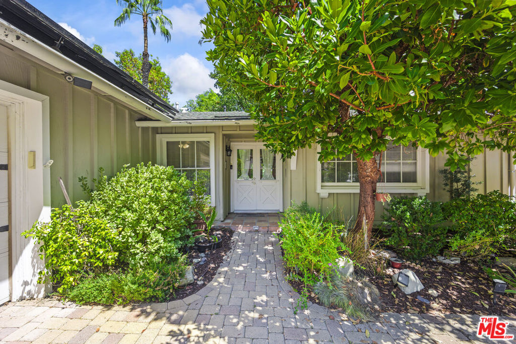 7008 Scarborough Peak Drive