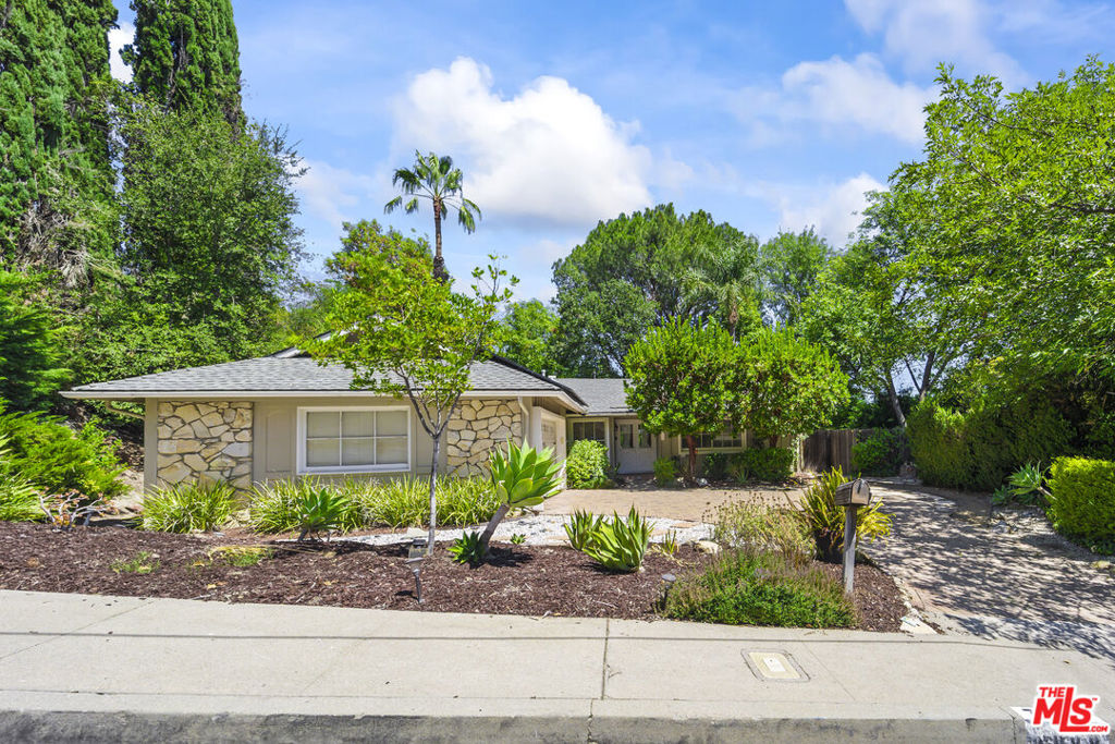 7008 Scarborough Peak Drive