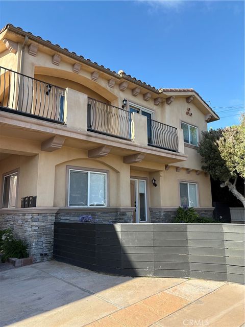 Photo of 2515 Carnegie Lane #A, Redondo Beach, CA 90278 (MLS # RS26140222)