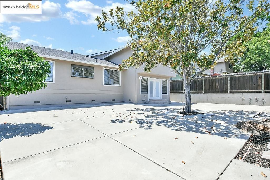 listing image 130729214040561718110