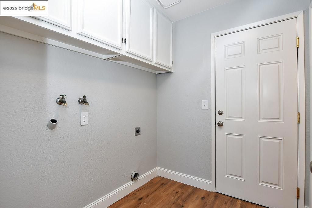 listing image 130728762217819268653