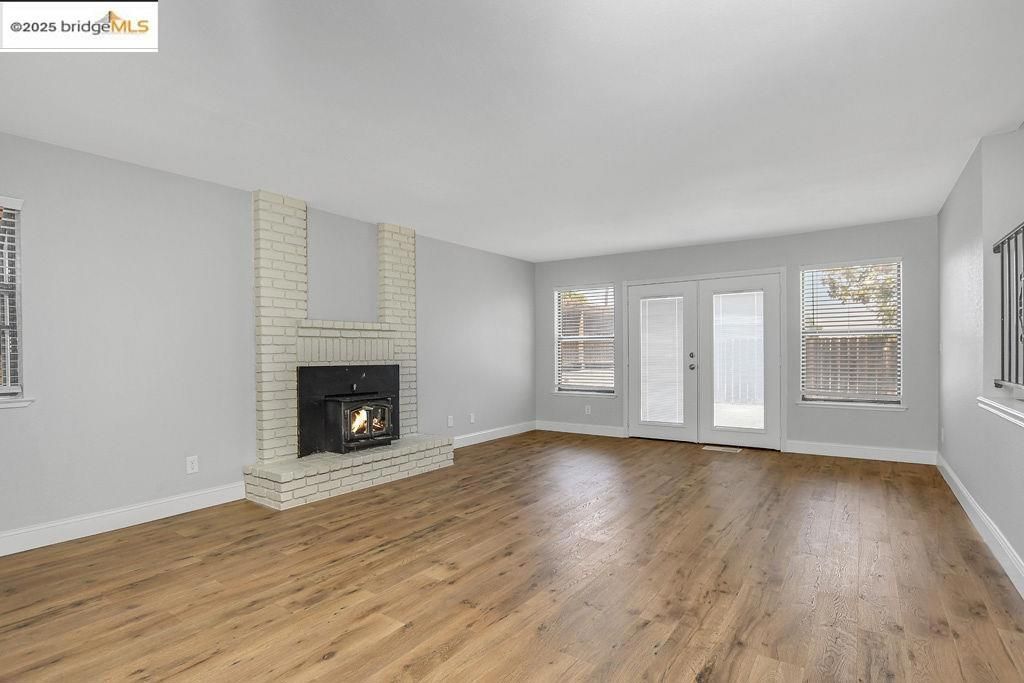 listing image 130729715821461501757