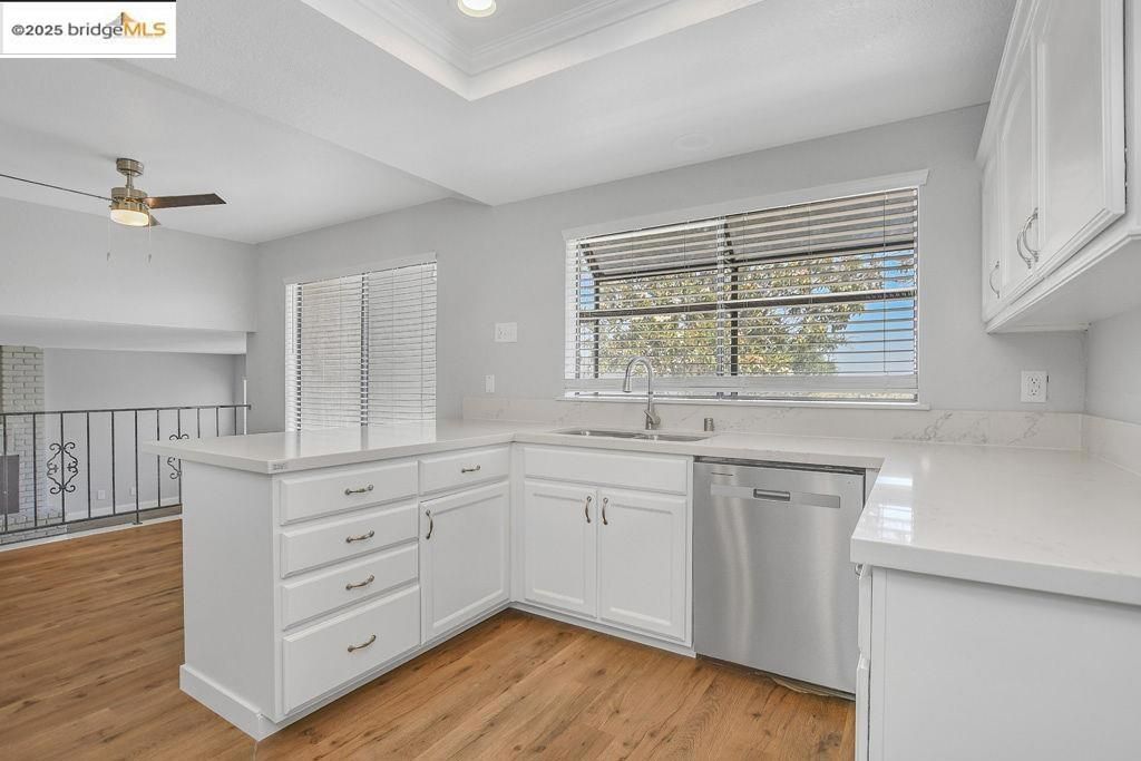 listing image 130725353647089344723