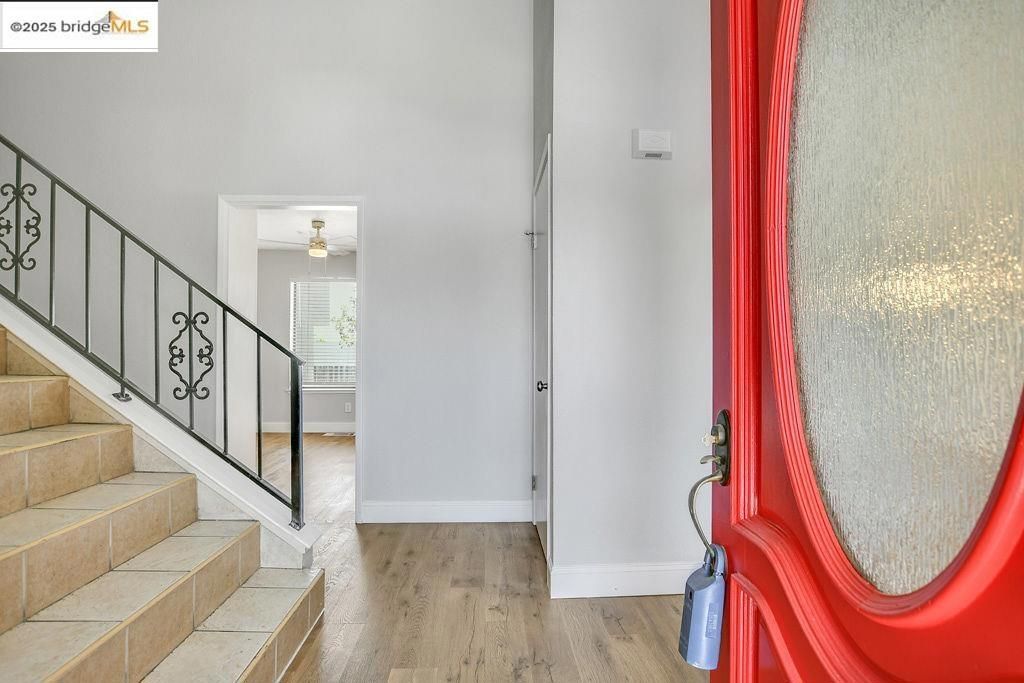 listing image 130727795880559833834