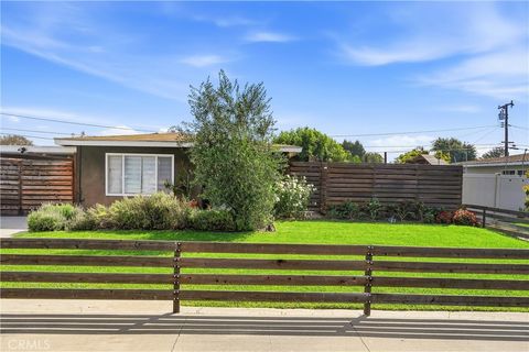 Photo of 179 N Donneybrooke St, Orange, CA 92868 (MLS # OC26063701)