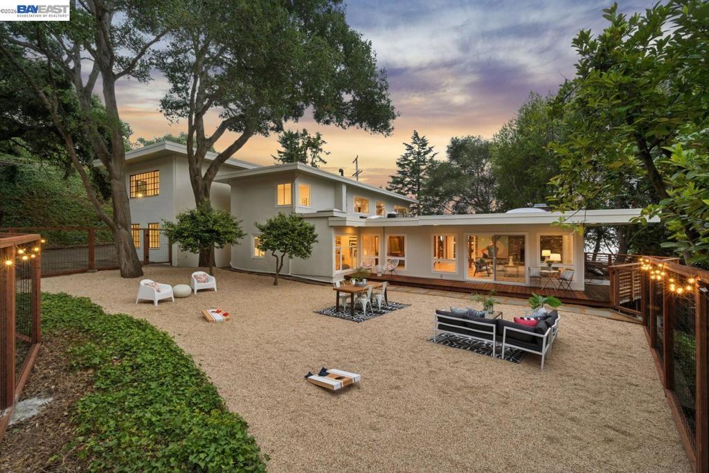 1055 STERLING AVENUE