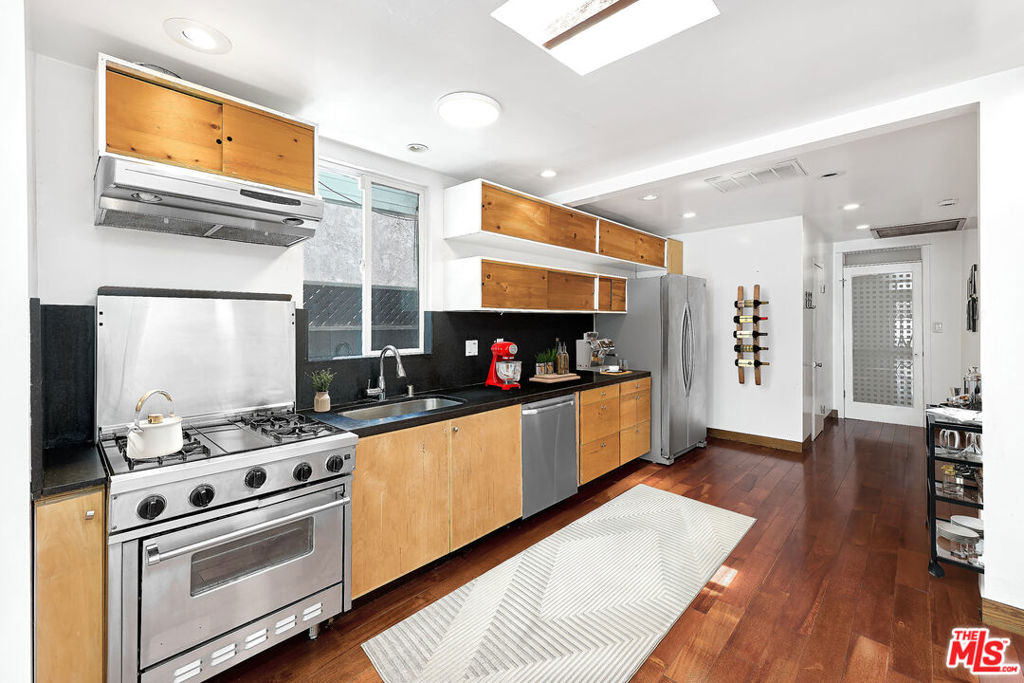 1141 Cabrillo Avenue