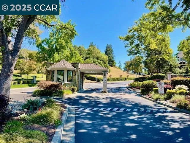 San Ramon, California 94582, United States, 3 Bedrooms Bedrooms, ,3 BathroomsBathrooms,Residential,Pending,198791