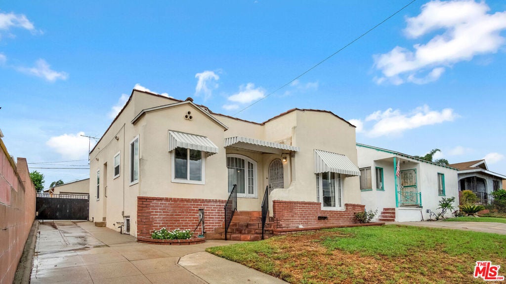 Photo of 377 Clela Avenue, Los Angeles, CA 90022 (MLS # 26984883)