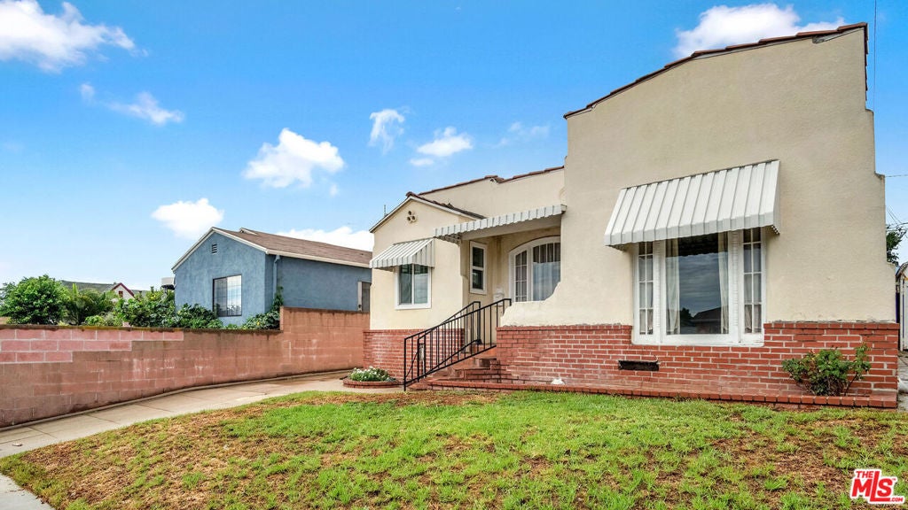 377 Clela Avenue, Los Angeles CA 90022
