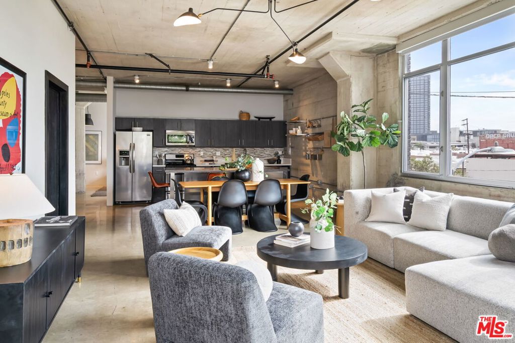 825 E 4th Street 310