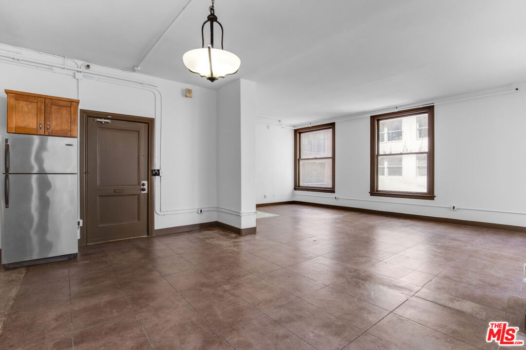 215 W 7th Street 602