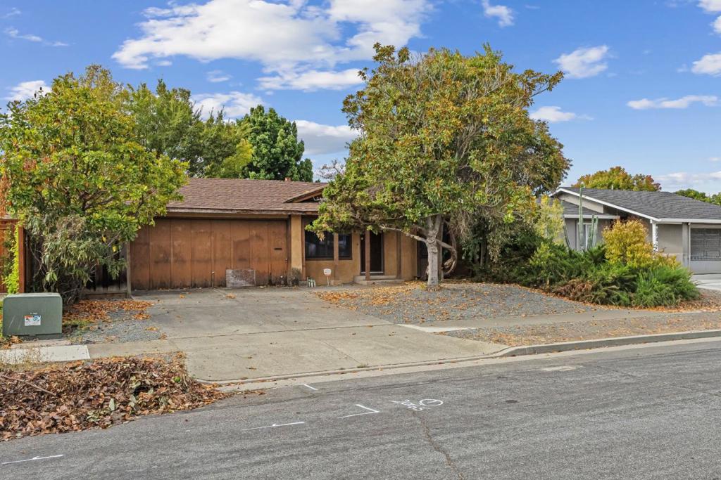 890 Tallman Court
