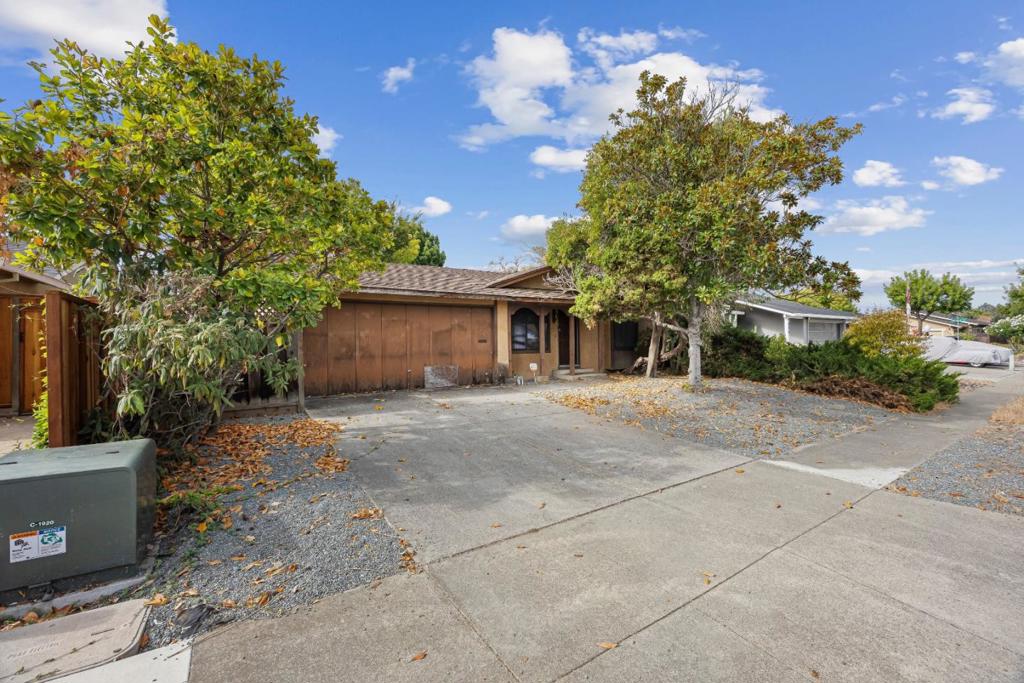 890 Tallman Court