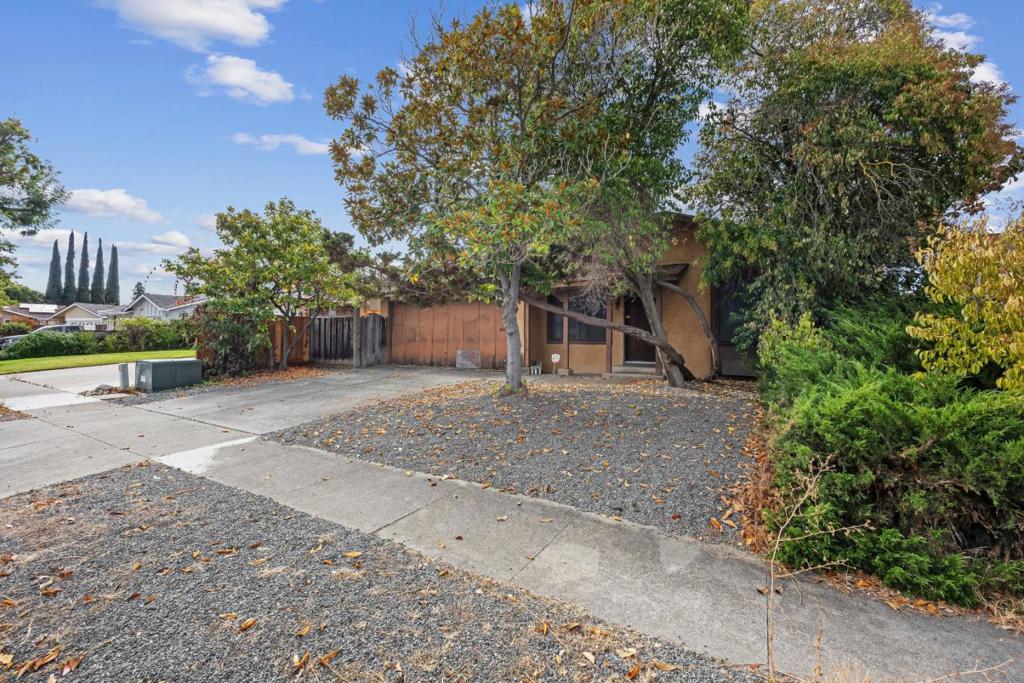 890 Tallman Court
