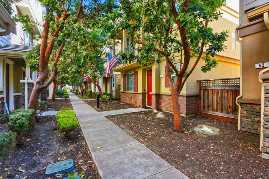 56 Regency Place