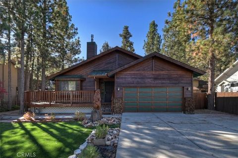 Photo of 524 E Mountain View Blvd, Big Bear City, CA 92314 (MLS # PW25241324)
