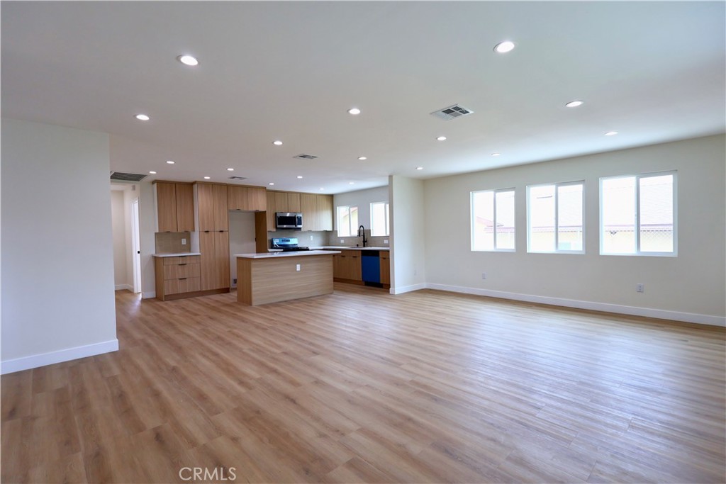 4208 Gird Ave
