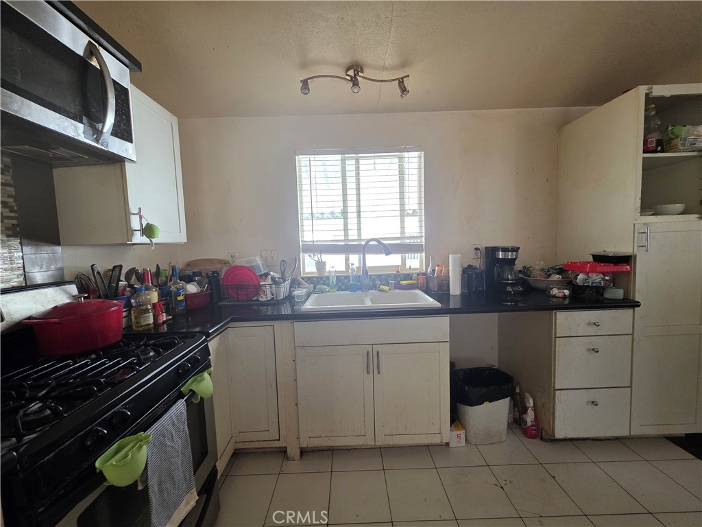 24200 Walnut 52