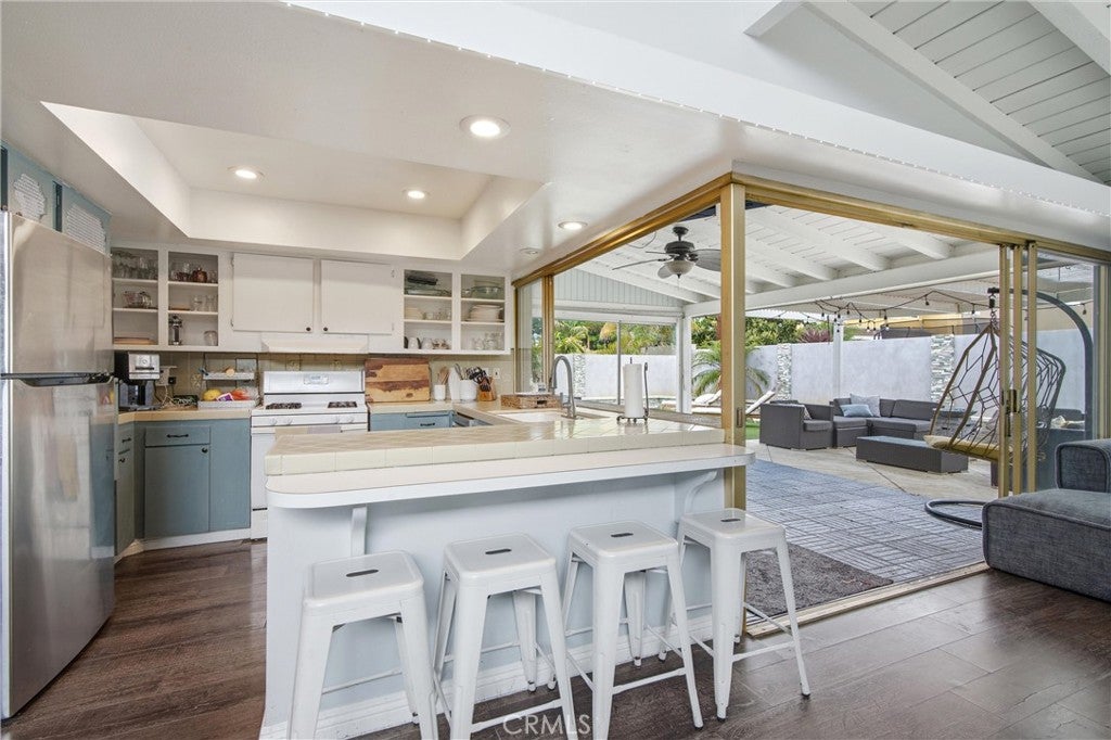 8021 Sunset Circle, Huntington Beach CA 92646 - Photo 14