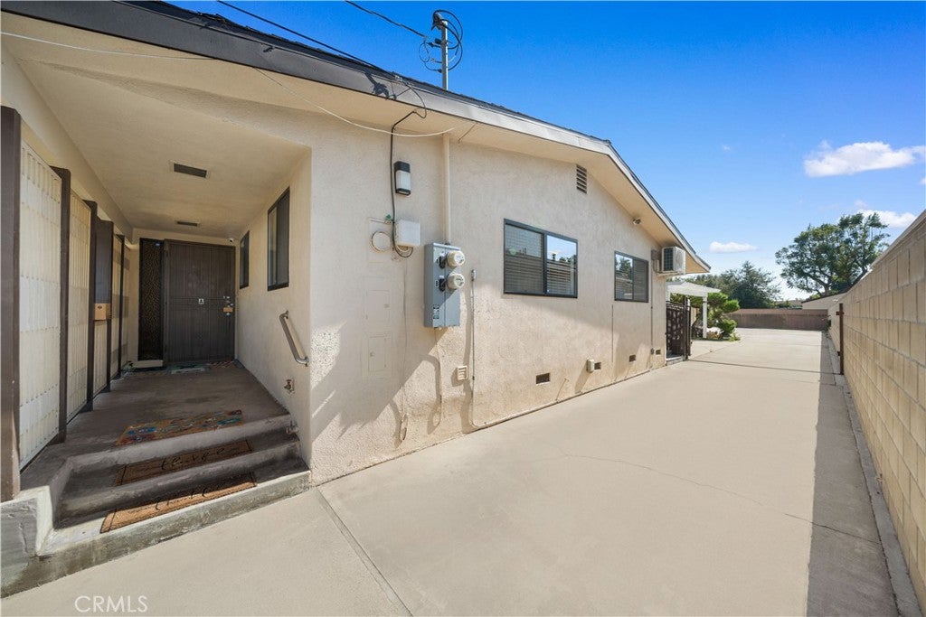 5341 Golden West Ave