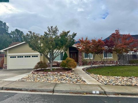 2 Rialto Dr Clayton CA 94517