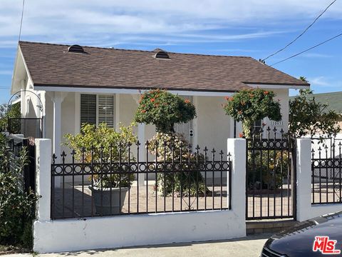 Photo of 10631 Tinker Avenue, Tujunga, CA 91042 (MLS # 26703481)