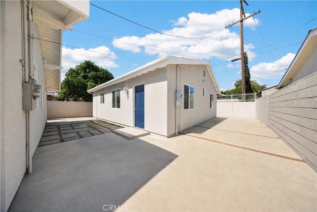 1493 W 47th
