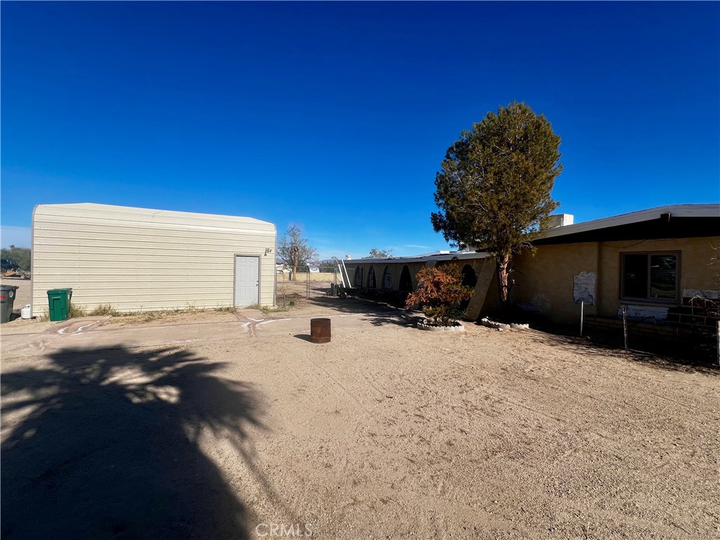 74284 El Paseo Drive