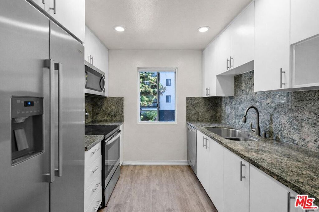 Photo of 1101 Summertime Lane #101, Culver City, CA 90230 (MLS # 26635791)