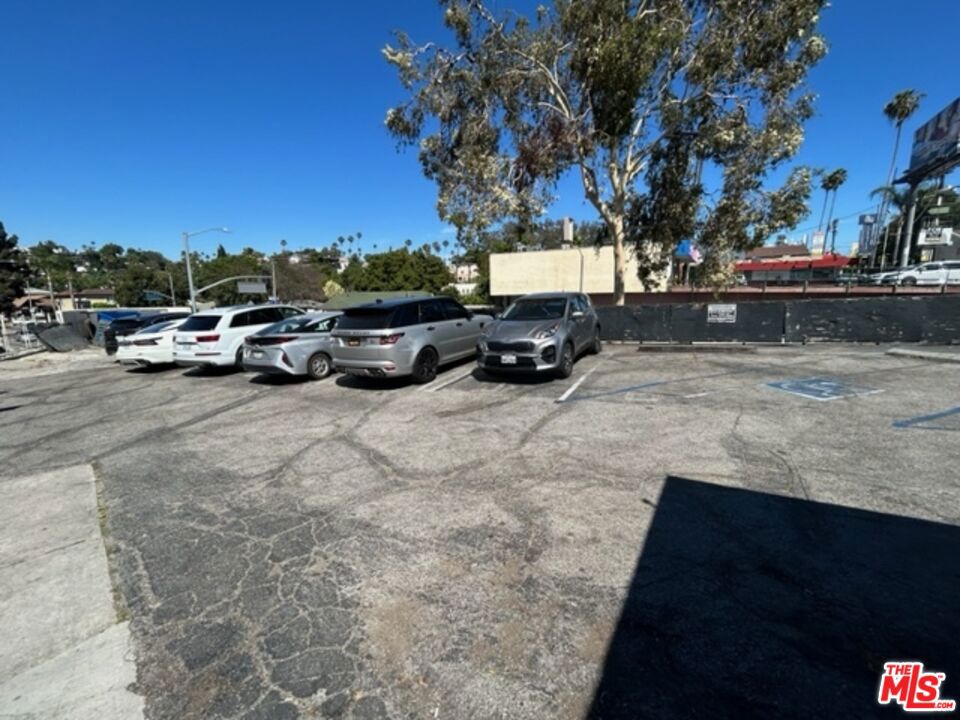 2861 W Sunset Boulevard